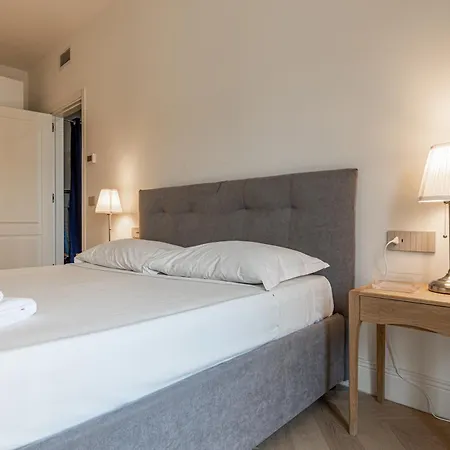 Montenapoleone - Charming Apartamento