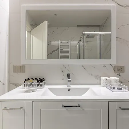 Montenapoleone - Charming Apartamento *